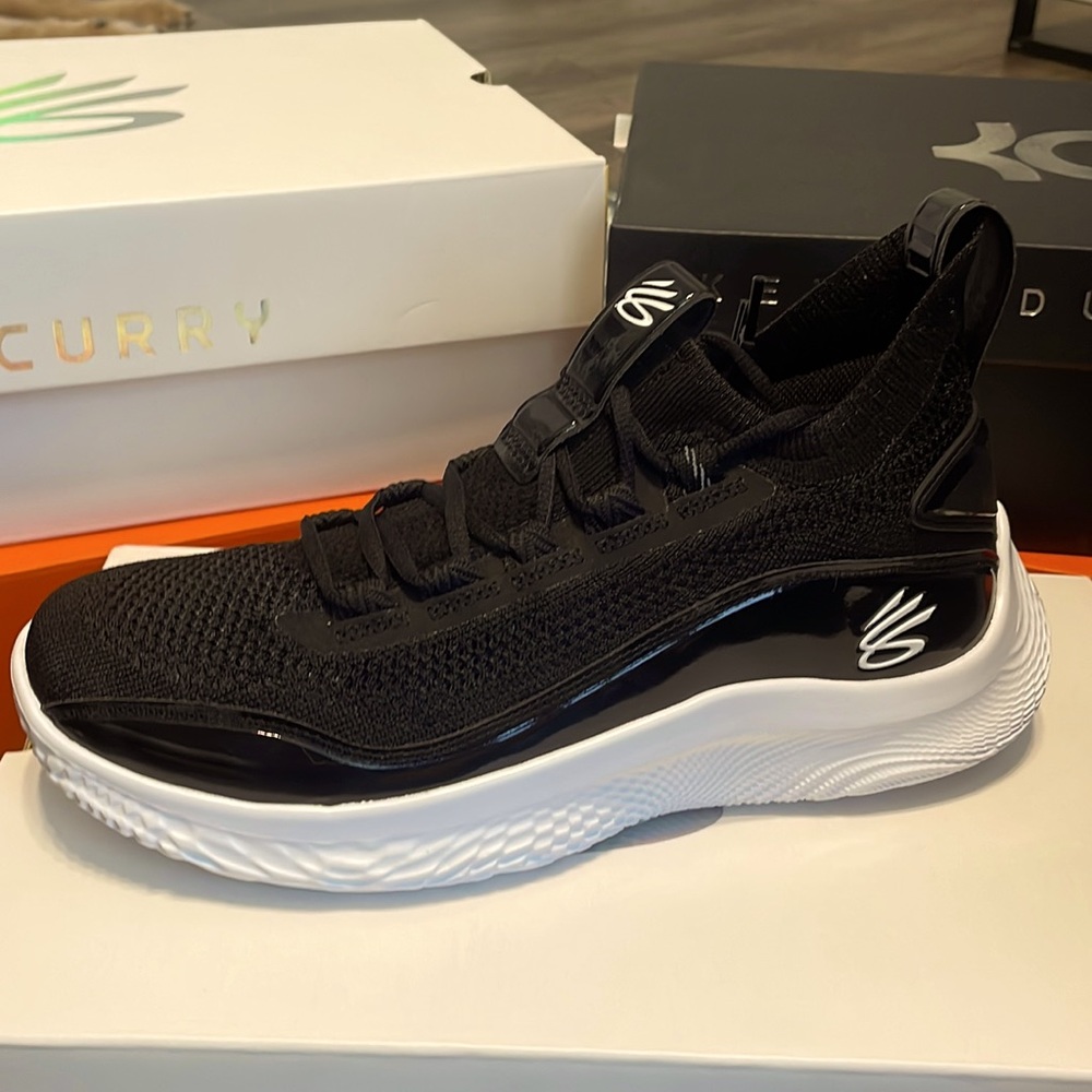 Curry’s 8 Flowtro